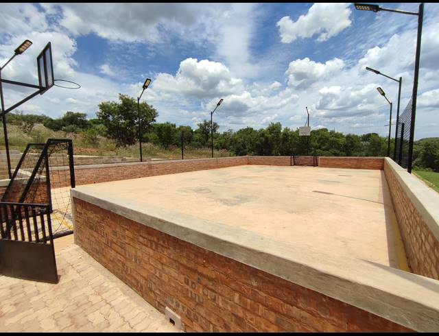 4 BEDROOM HOUSE FOR SALE IN ESTATE D' AFRIQUE